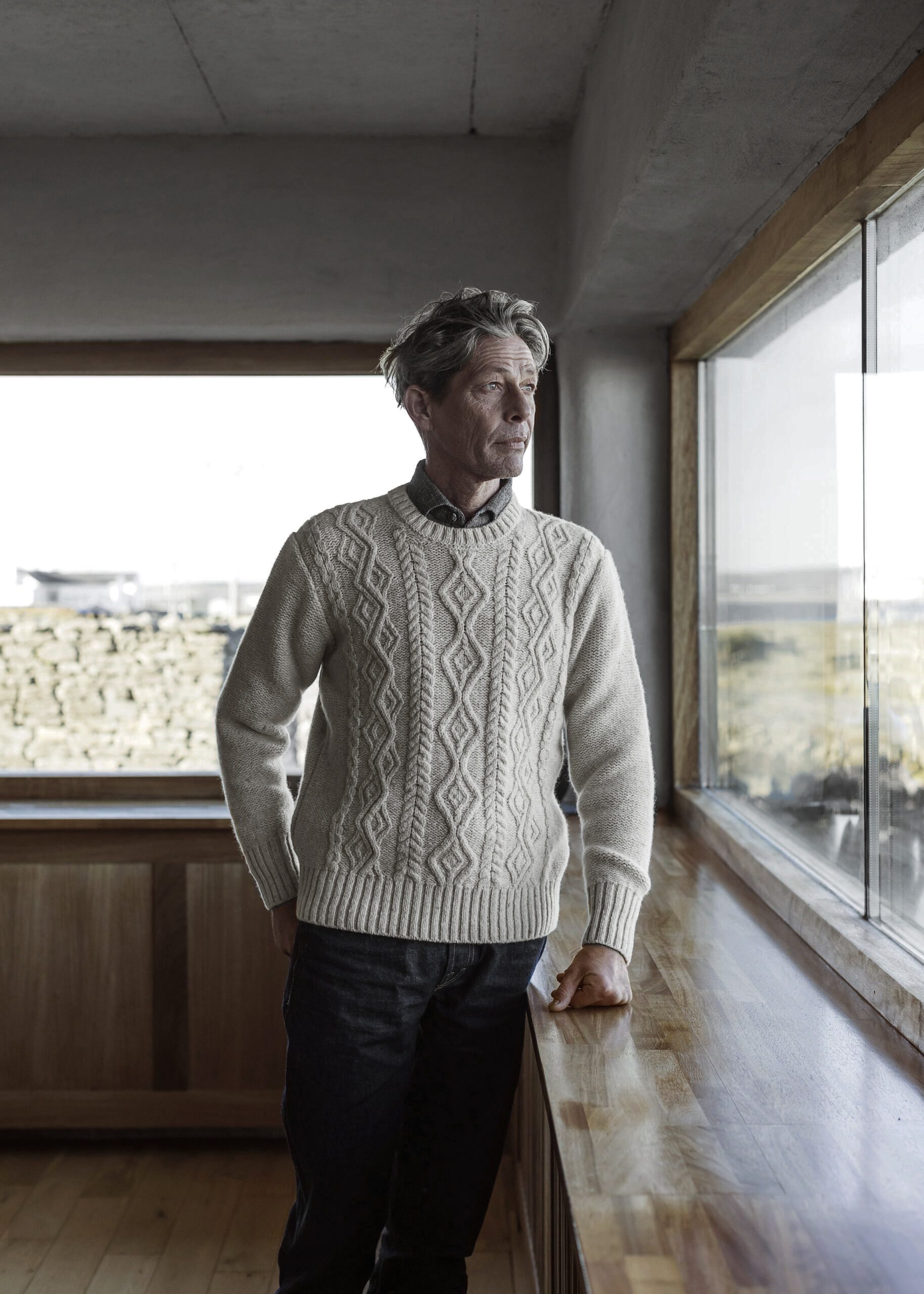 INIS MEÁIN Aran Cable-Knit Cashmere Sweater for Men
