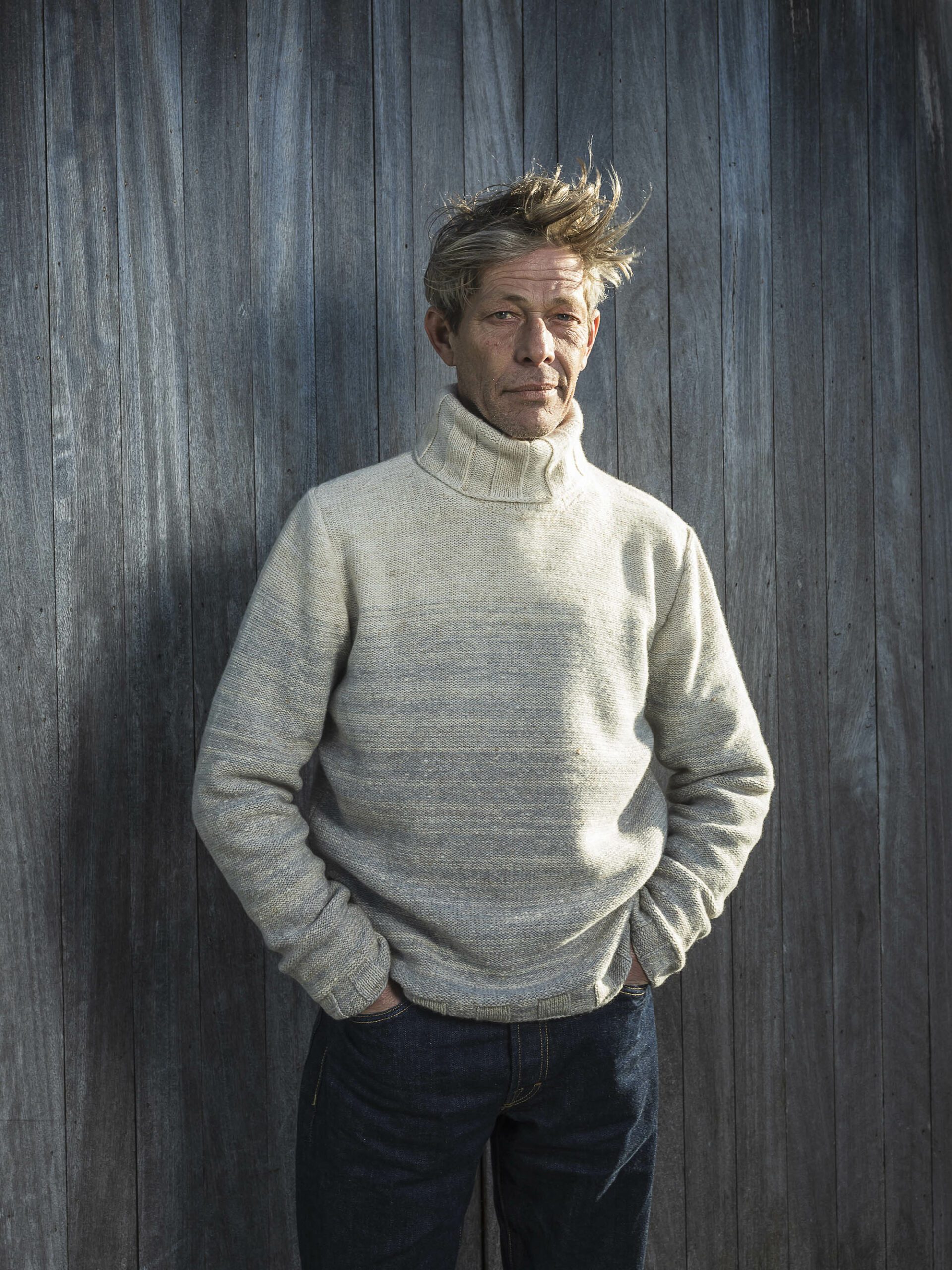 https://inismeain.ie/wp-content/uploads/2023/09/A2019_Inis_Meain_Landscape_Turtle_Neck_Grey_Mix_3x4_Model_1-scaled.jpg